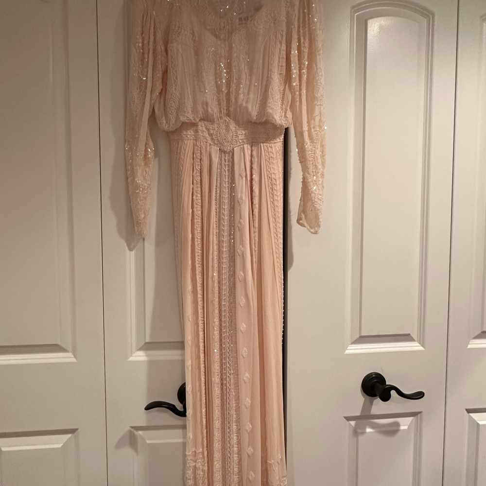 Vintage Chic Cream Long Sleeve Dress Size 4 BLACK TIE 100% Silk